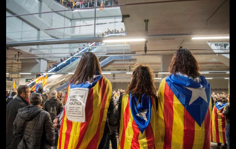 La huelga fue convocada por la intersindical independentista CSC poco después de la decisión de la Audiencia Nacional de Madrid de encarcelar a ocho de los dirigentes regionales cesados.