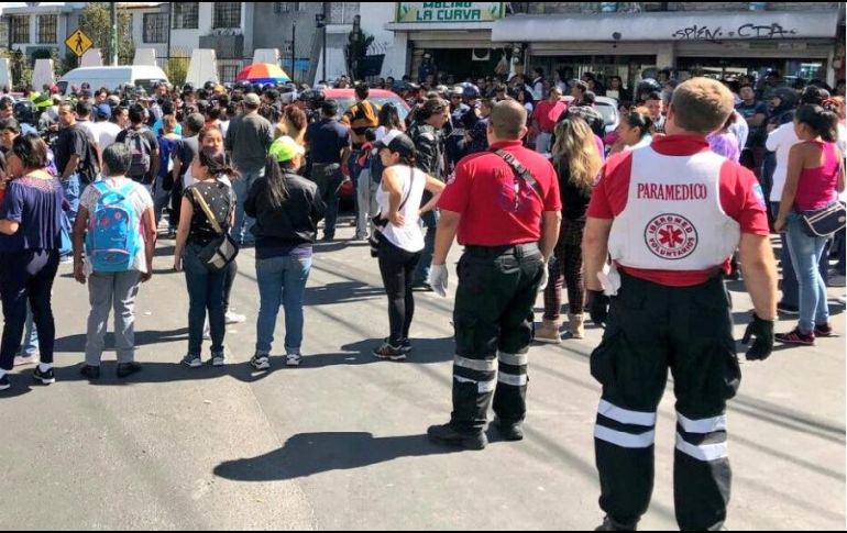 El bloqueo tuvo como propósito exigir que la escuela primaria Toribio Frías regrese a clases. Twitter/ @SUUMA_CDMX