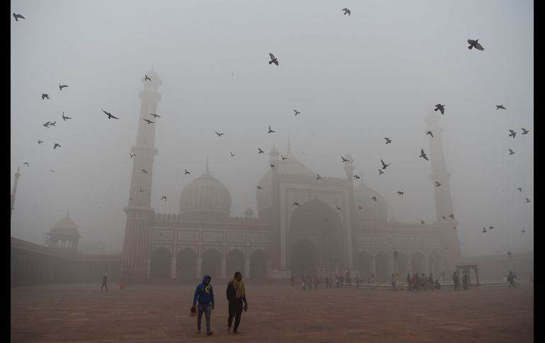 Desde Nueva Delhi (foto) en India, a Lahore en Pakistán, el norte del subcontinente indio está sumido en una sofocante y espesa niebla contaminante