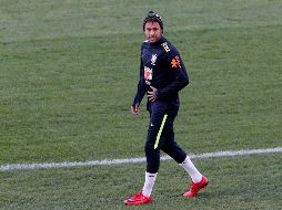 El brasileño hace gestos o lanza miradas fuertes cuando su entrenador toma decisiones que no le agradan al futbolista. AP/ARCHIVO