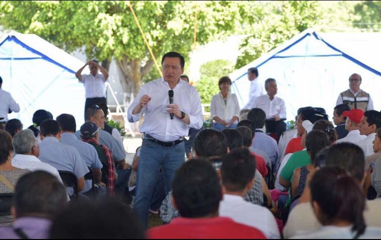 Miguel Ángel Osorio Chong destacó el trabajo de las Fuerzas Armadas ante la emergencia. NOTIMEX