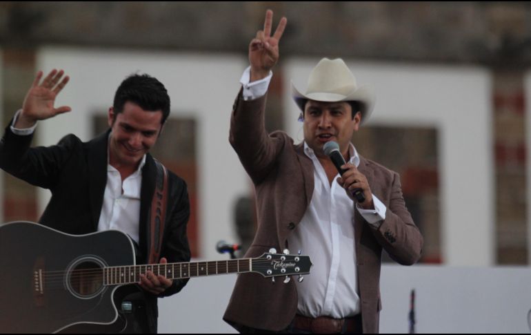 Julión Álvarez apadrinó a Hansen Flores, después el cantante de Chiapas habló sobre sus problemas legales. EL INFORMADOR/G. Gallo