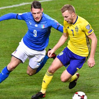 Italia cae ante Suecia y pone en peligro su pase al Mundial