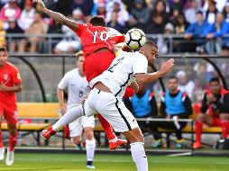 El empate le da ventaja a Perú por cerrar en casa, donde buscará regresar a una Copa del Mundo tras 36 años de ausencia. AFP/M. Melville