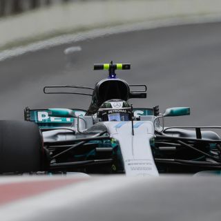 Bottas logra la ''pole'' y saldrá primero en Brasil