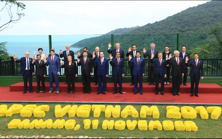 Peña Nieto participó encuentros de trabajo con los líderes de la región Vietnam, Japón y Canadá. EFE/ H. Dinh