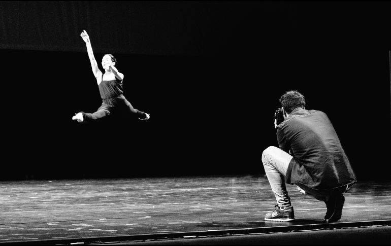 A través de sus imágenes, da cuenta de las pasiones, los amores, las soledades y las exigencias de los artistas dedicados a la danza. FOTO: Joel Levi Hernández