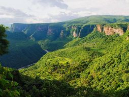 Panorámica. Abajo se divisa el Río Verde cual monarca entre sus verdes valles. EL INFORMADOR/ P.SOMELLERA