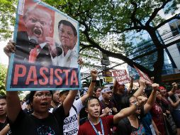 Miles de personas protestaron contra la visita de Trump a Filipinas. AP/A. Favila