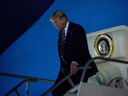 Trump llegó procedente de Vietnam, donde anticipó que su participación en Manila va a ser 