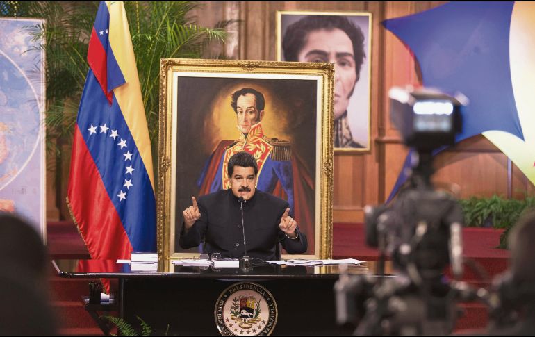 El presidente venezolano acusó a las calificadoras financieras como parte de una 'guerra financiera' impulsada oir EU. AP