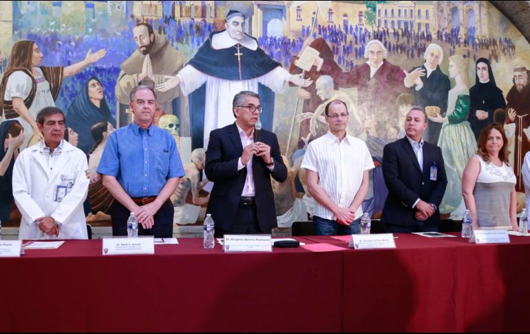 El director Antiguo Hospital Civil de Guadalajara Benjamín Becerra Rodríguez, agradeció la colaboración de instituciones y médicos que participaron en el proyecto. ESPECIAL/Hospital Civil