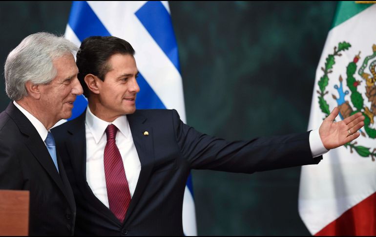 Tabaré Vázquez y Enrique Peña Nieto en Palacio Nacional. AFP / A. Estrella