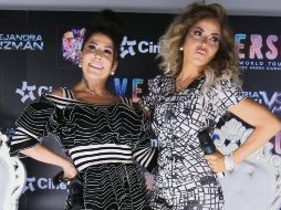 Alejandra y Gloria. Las cantantes posan durante la rueda de prensa celebrada en Guadalajara. EL INFORMADOR/E. Barrera