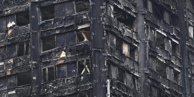 Fijan en 71 los muertos en incendio en la torre Grenfell