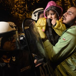 Rescatan a 110 refugiados en la isla de Quíos