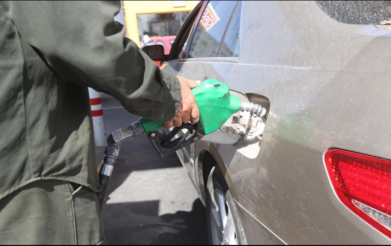 Todos los días se va ajustando el precio de la gasolina en todo el país. EL INFORMADOR/Archivo