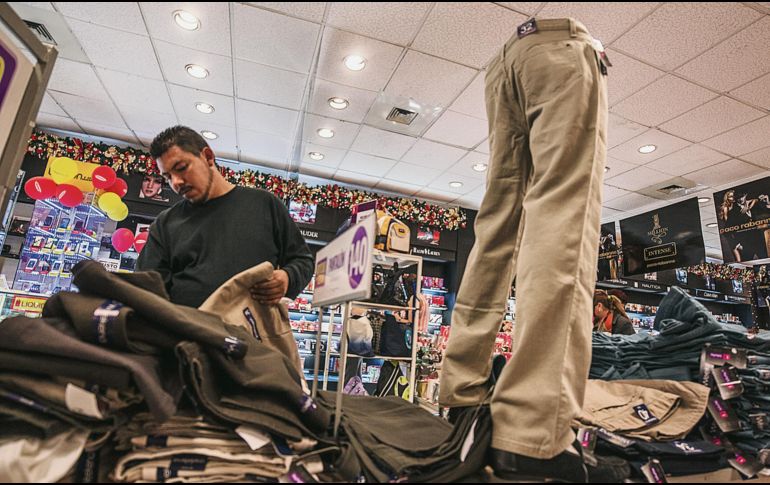 Los compradores mexicanos buscan ofertas en ropa durante el Buen Fin sobre cualquier otro producto o servicio. EL INFORMADOR/Archivo