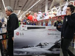 Es fundamental comparar precios para verificar que los descuentos ofrecidos sean verdaderos. SUN/V. Rosas