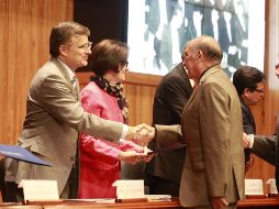 En el evento se entregaron reconocimientos a todos los graduados, incluso post mortem y a los docentes. EL INFORMADOR/G. Gallo