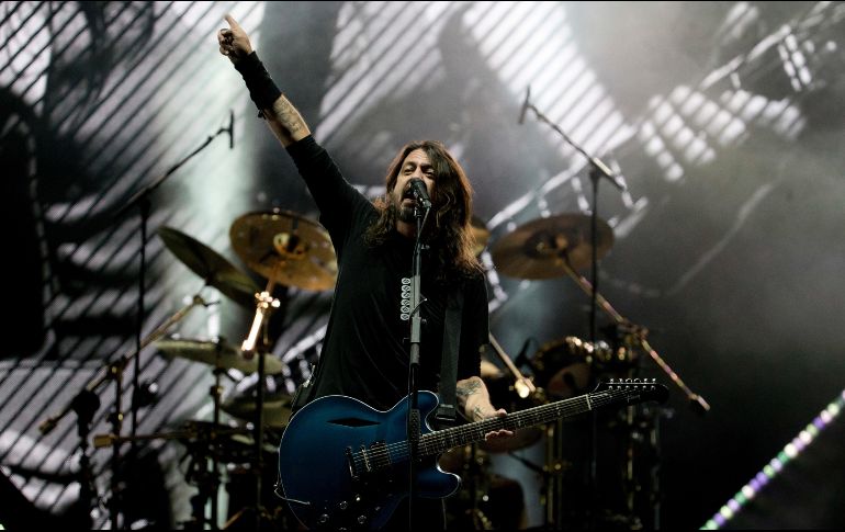Casi 90 mil personas disfrutaron de dos horas de música de los Foo Fighters. AP/ E. VERDUGO