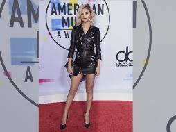 Selena apareció con un atuendo de Coach y con el cabello rubio. AP / J. Strauss