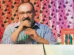 Gerardo Cárdenas. El autor habla de la importancia de nuestro idioma en la Unión Americana. ESPECIAL