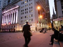 El Dow Jones reporta este lunes un avance de 15.59 puntos. AP / ARCHIVO