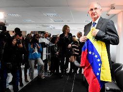 Ledezma asegura que no pedirá asilo en España, como tampoco lo hizo en Colombia. AFP / J. Soriano