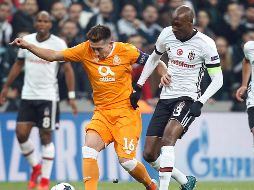 Con este resultado, Besiktas se consagra como líder del Grupo G, con 11 unidades; en tanto que el equipo de los seleccionados mexicanos se mantiene segundo con siete puntos. AP / L. Lefteris