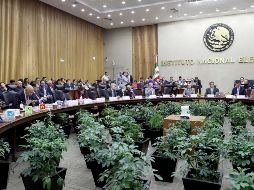 Los 32 partidos locales ameritaron sanciones de 24.2 millones de pesos por el recursos ejercidos en 15 entidades. NTX/ ARCHIVO