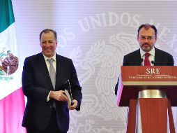 Frente a diplomáticos, Videgaray presume la amistad que mantiene desde hace muchos años con el actual titular de la SHCP. NTX / V. Monroy