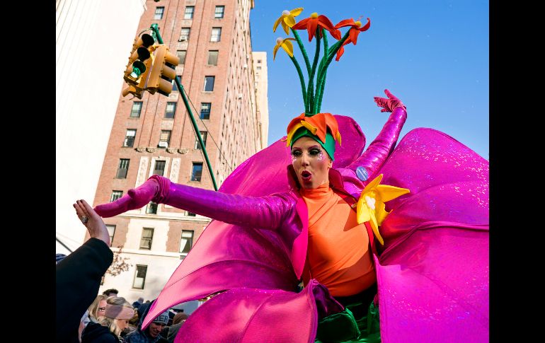 A lo largo de toda la avenida Central Park West se observaron colores brillantes y ambiente festivo. AP / C. Ruttle