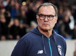 Bielsa es un referente para entrenadores de la talla de Josep Guardiola y Jorge Sampaoli. AFP/ARCHIVO