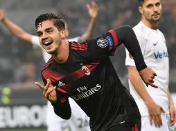 André Silva anota dos de los goles de los 