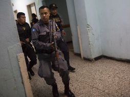 El allanamiento comenzó el jueves  gracias a la participación de la CICIG y la Policía Nacional Civil. AP/ L.Soto