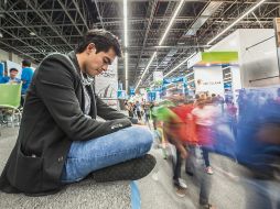 Atento. Disfrutar de la FIL requiere, en principio, una buena planeación previa. EL INFORMADOR/ARCHIVO