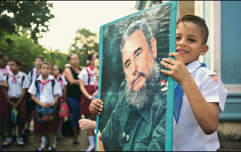 Símbolo. Un retrato de Fidel Castro, durante un acto en una escuela primaria en La Habana, Cuba. EFE