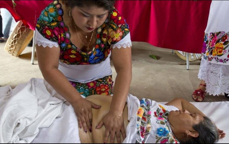 Existen más de 900 parteras tradicionales en la zona indígena de la región de los Altos en Chiapas, donde el acceso a la salud es nulo. NTX/ARCHIVO