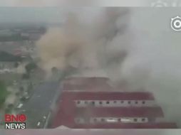 Al lugar se han desplazado varios equipos de rescate y numerosas ambulancias. YOUTUBE / BNO News