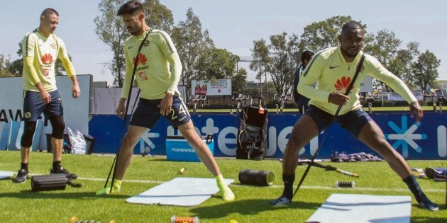 Am&eacute;rica y Cruz Azul, en duelo de vida o muerte