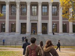 Alrededor de dos terceras partes de estudiantes internacionales reciben la mayor proporción de los fondos para estudiar fuera de EU. TWITTER / @Harvard