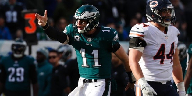 Filadelfia aplasta a Chicago y sigue en la cima de NFL