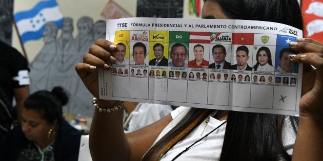 Zelaya proclama a Nasralla ganador de elecciones de Honduras