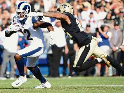 Veloz. Sammy Watkins (izq.) se escurrió entre los defensivos de los Saints, incluso recibiendo un pase en las diagonales, para aportar en la victoria de los Rams. AFP/H. How