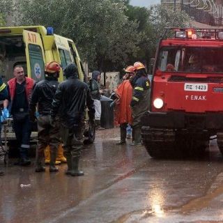 Suben a 23 los muertos por inundaciones en Grecia