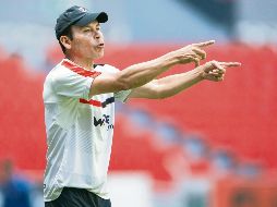 El timonel de los Zorros asegura que, en caso de continuar en el banquillo, pedirá refuerzos para encarar mejor el próximo torneo. MEXSPORT