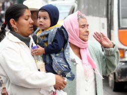 El SMN insta a la población a usar ropa abrigadora y mantener precauciones ante las bajas temperaturas. EL INFORMADOR/ARCHIVO
