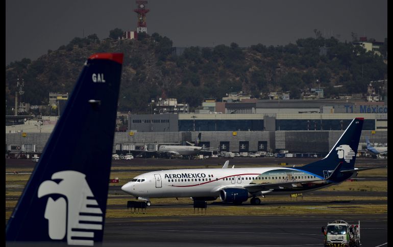 La aerolínea informó que 59 vuelos, casi todos con salida de la capital mexicana, fueron cancelados debido al paro laboral. También se demoraron dos vuelos. AFP/P. Pardo