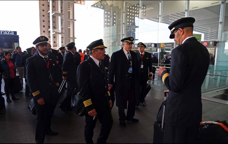Los pilotos protestaron por el despido del capitán José Manuel Orduño de Aeroméxico Connect, quien fue despedido por mala conducta. SUN / J. Martínez